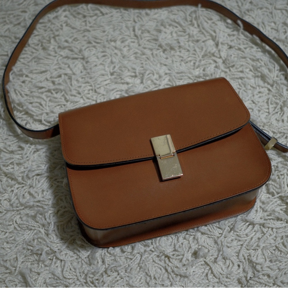 Chic Tan Crossbody Bag